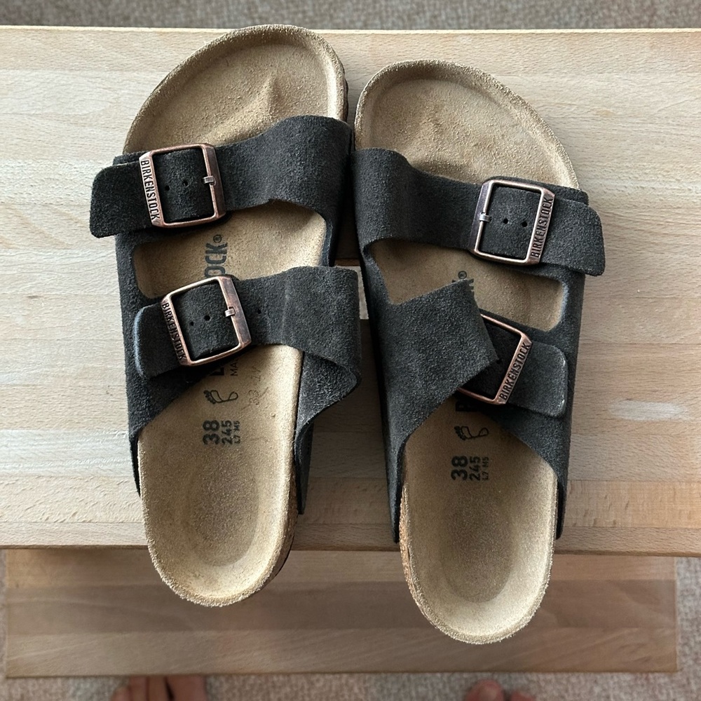 NWOB Birkenstock Arizona Sandals - Suede learher